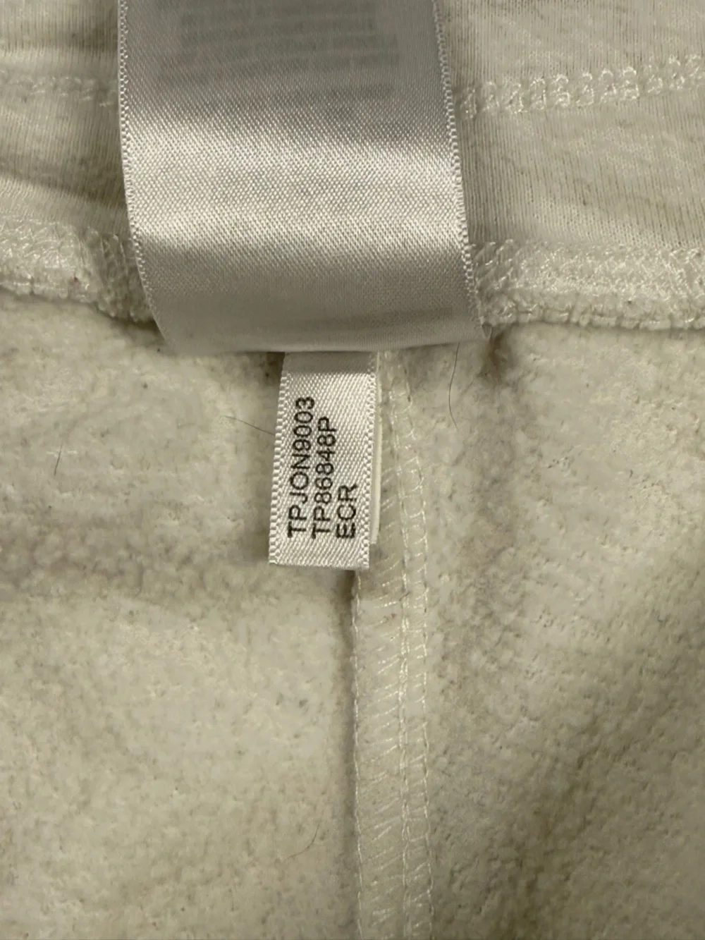Tommy Hilfiger | Heritage Logo Pullover Sweatshirt & Matching Jogger Pants Set - Picture 16 of 16